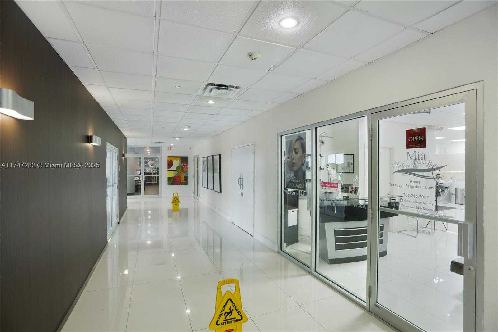 Small Image of 5701 COLLINS AVE #PH12, Miami Beach Number 38