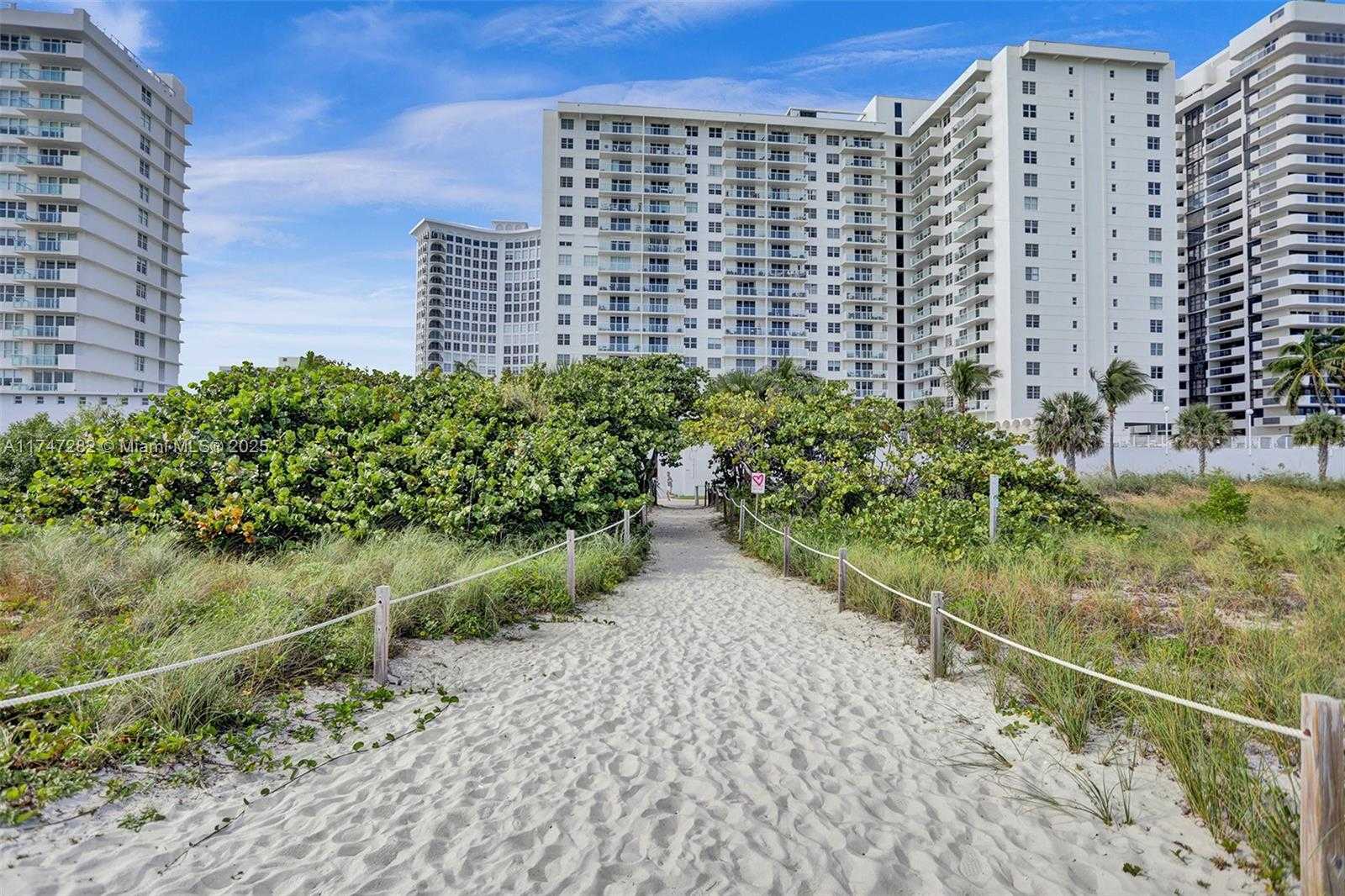 Small Image of 5701 COLLINS AVE #PH12, Miami Beach Number 51