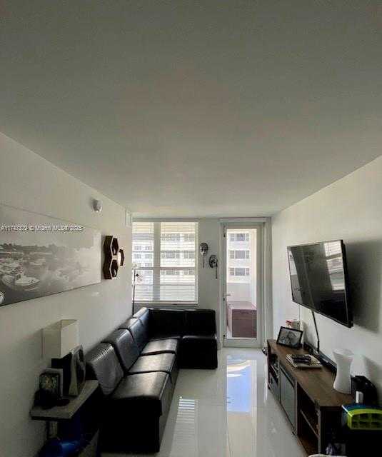 Small Image of 100 LINCOLN RD #727, Miami Beach Number 2