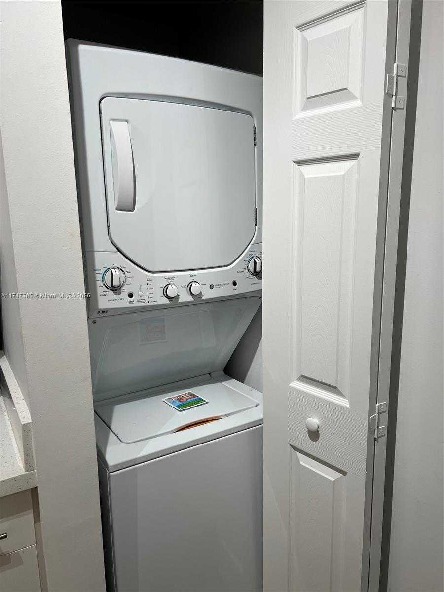 Small Image of 17145 NORTH BAY RD #4303, Sunny Isles Beach Number 10