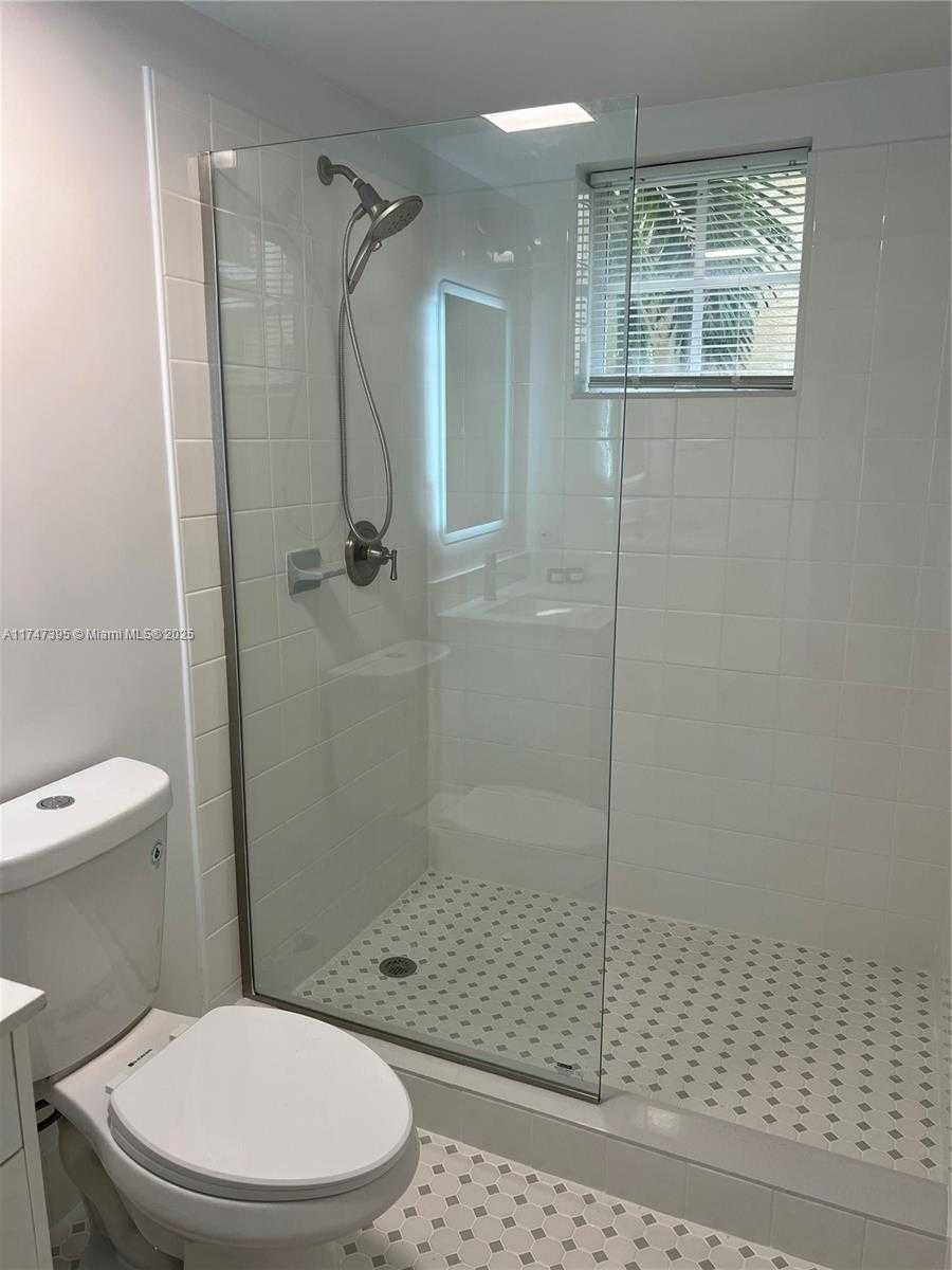 Small Image of 17145 NORTH BAY RD #4303, Sunny Isles Beach Number 13