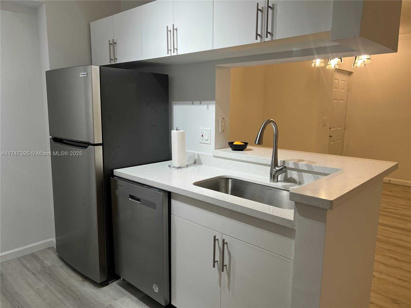 Small Image of 17145 NORTH BAY RD #4303, Sunny Isles Beach Number 9