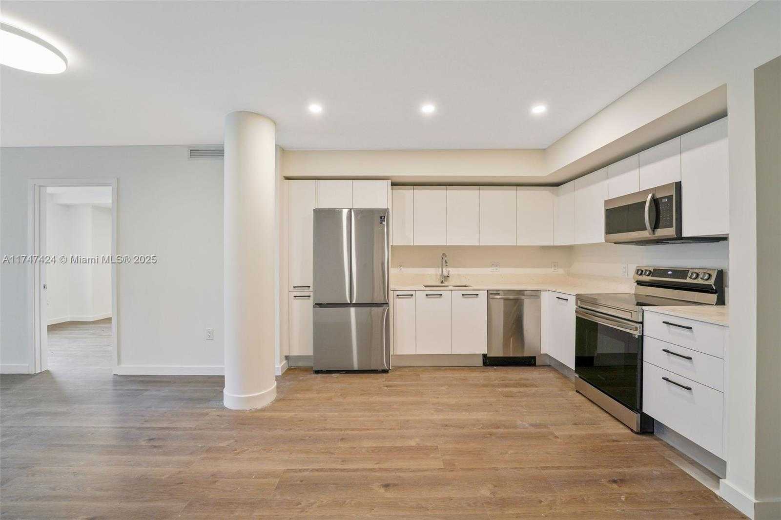 Small Image of 1500 BAY RD #N-1220, Miami Beach Number 11