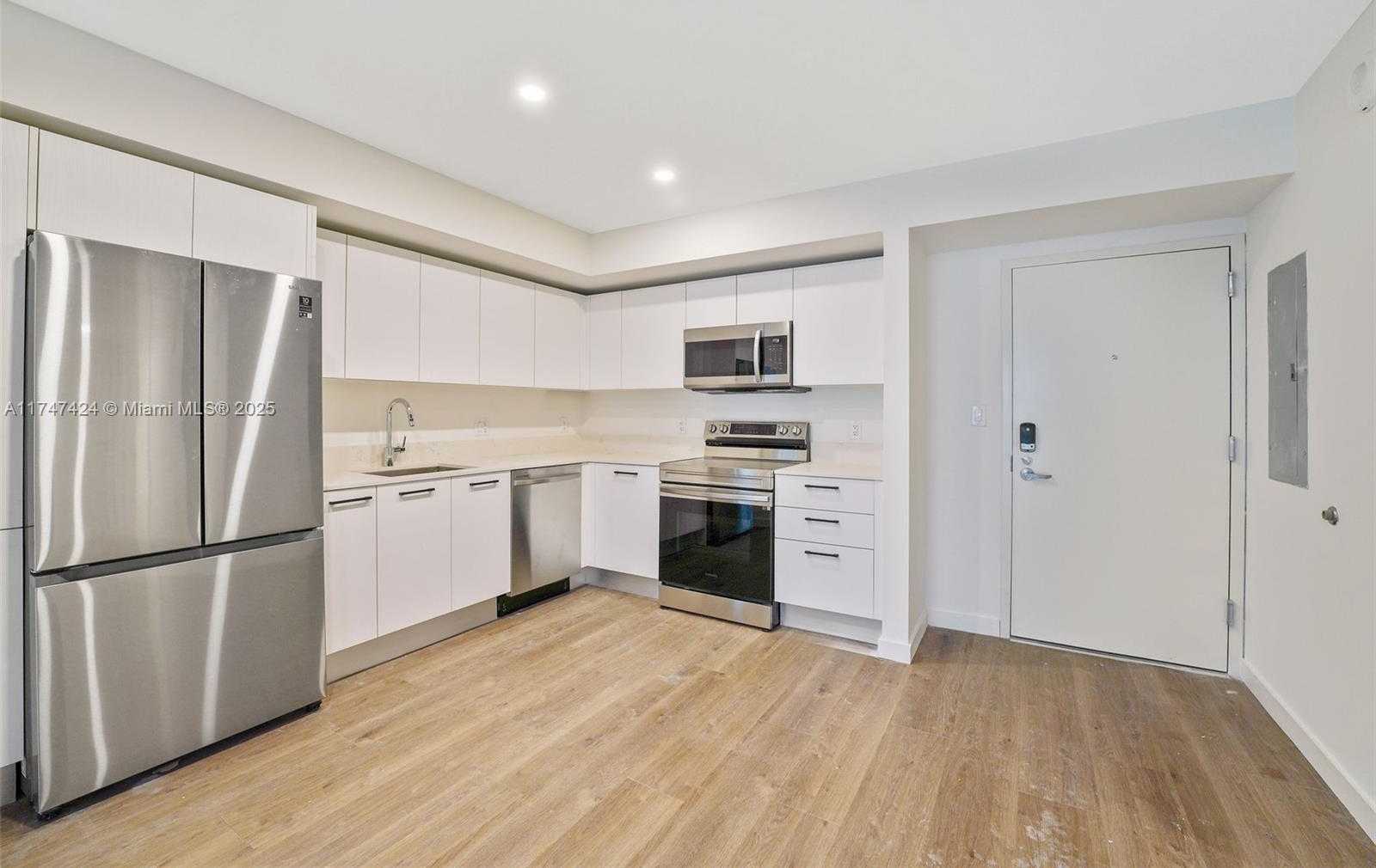 Small Image of 1500 BAY RD #N-1220, Miami Beach Number 12