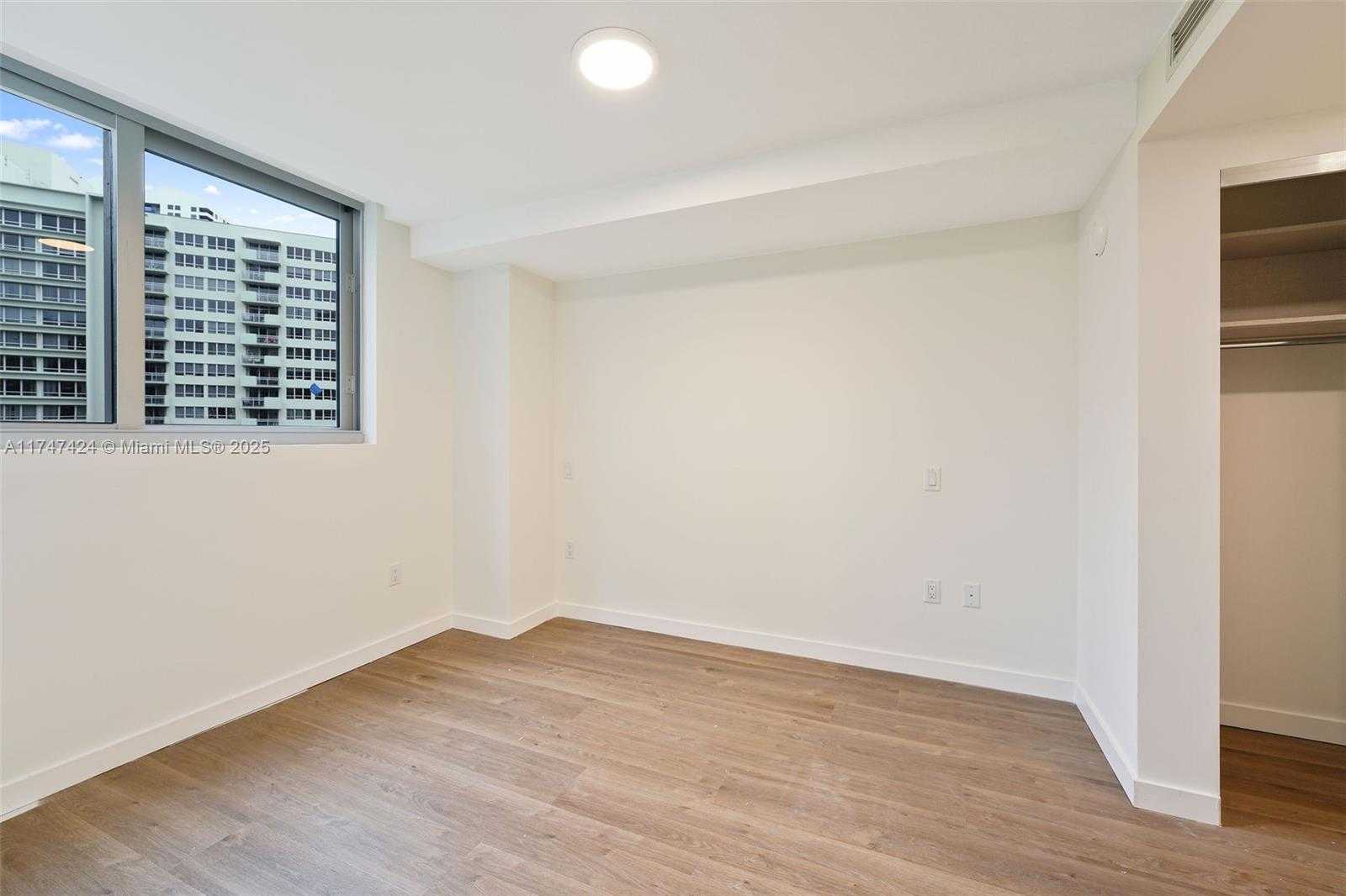 Small Image of 1500 BAY RD #N-1220, Miami Beach Number 16
