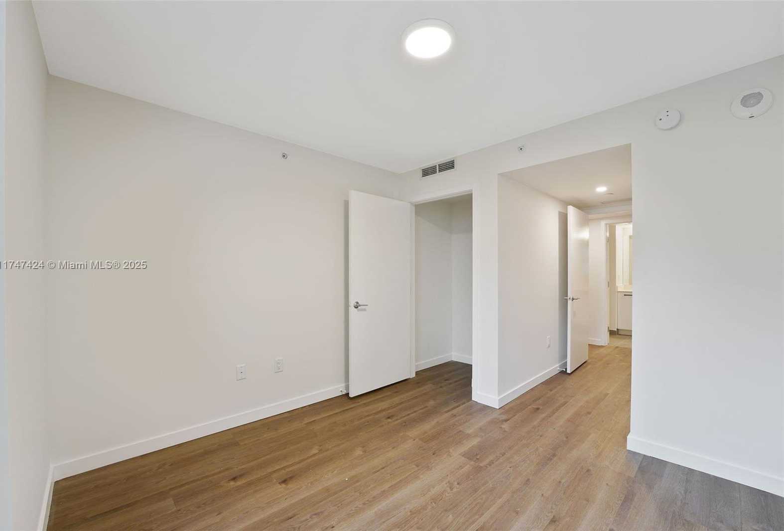 Small Image of 1500 BAY RD #N-1220, Miami Beach Number 22