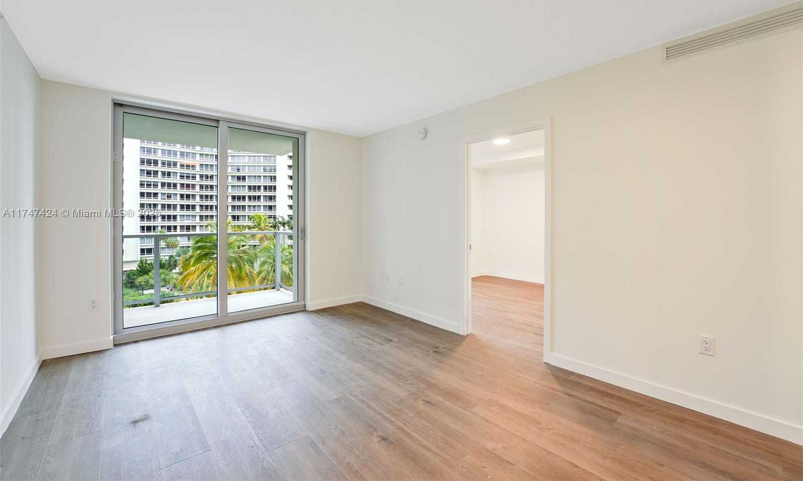 Small Image of 1500 BAY RD #N-1220, Miami Beach Number 5