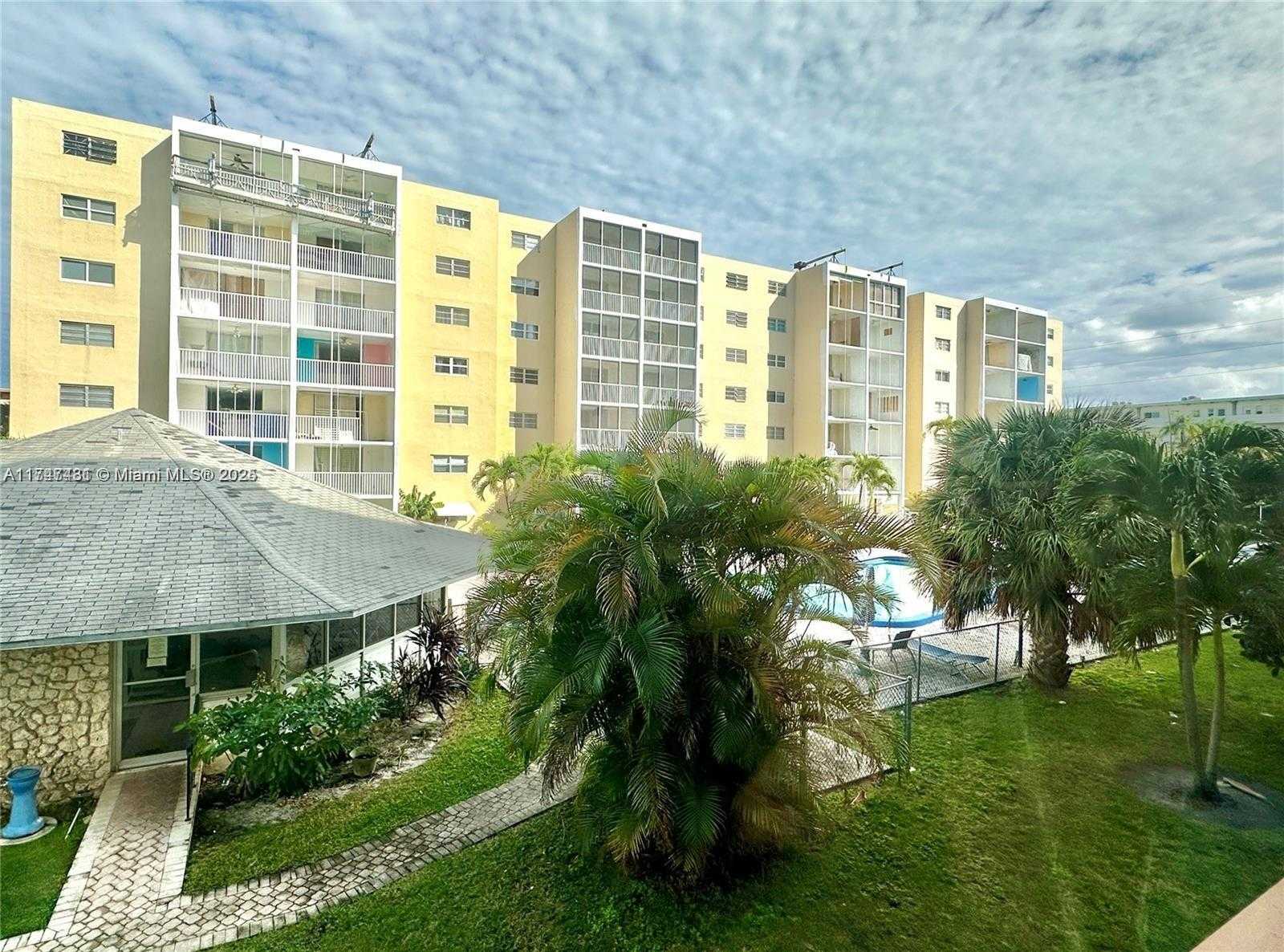 Small Image of 301 NORTH EAST 14TH AVE #201, Hallandale Beach Number 23
