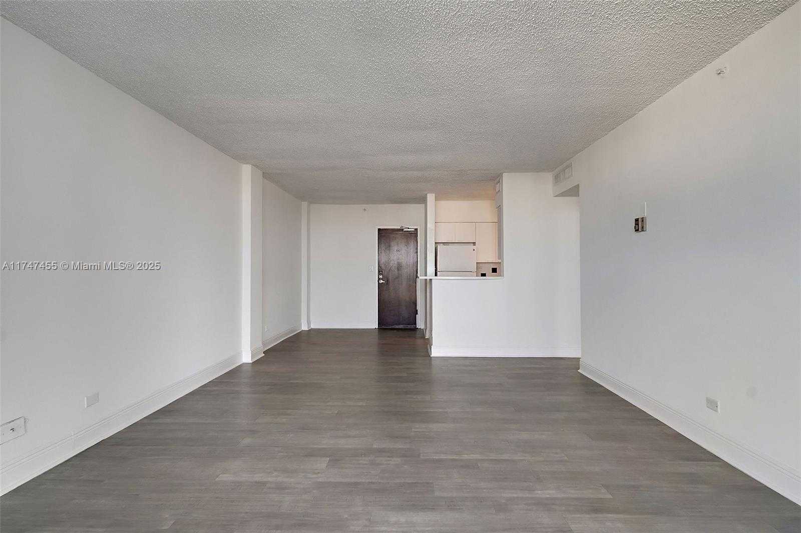 Small Image of 1500 Bay Rd, Miami Beach, FL 33139, USA Number 14