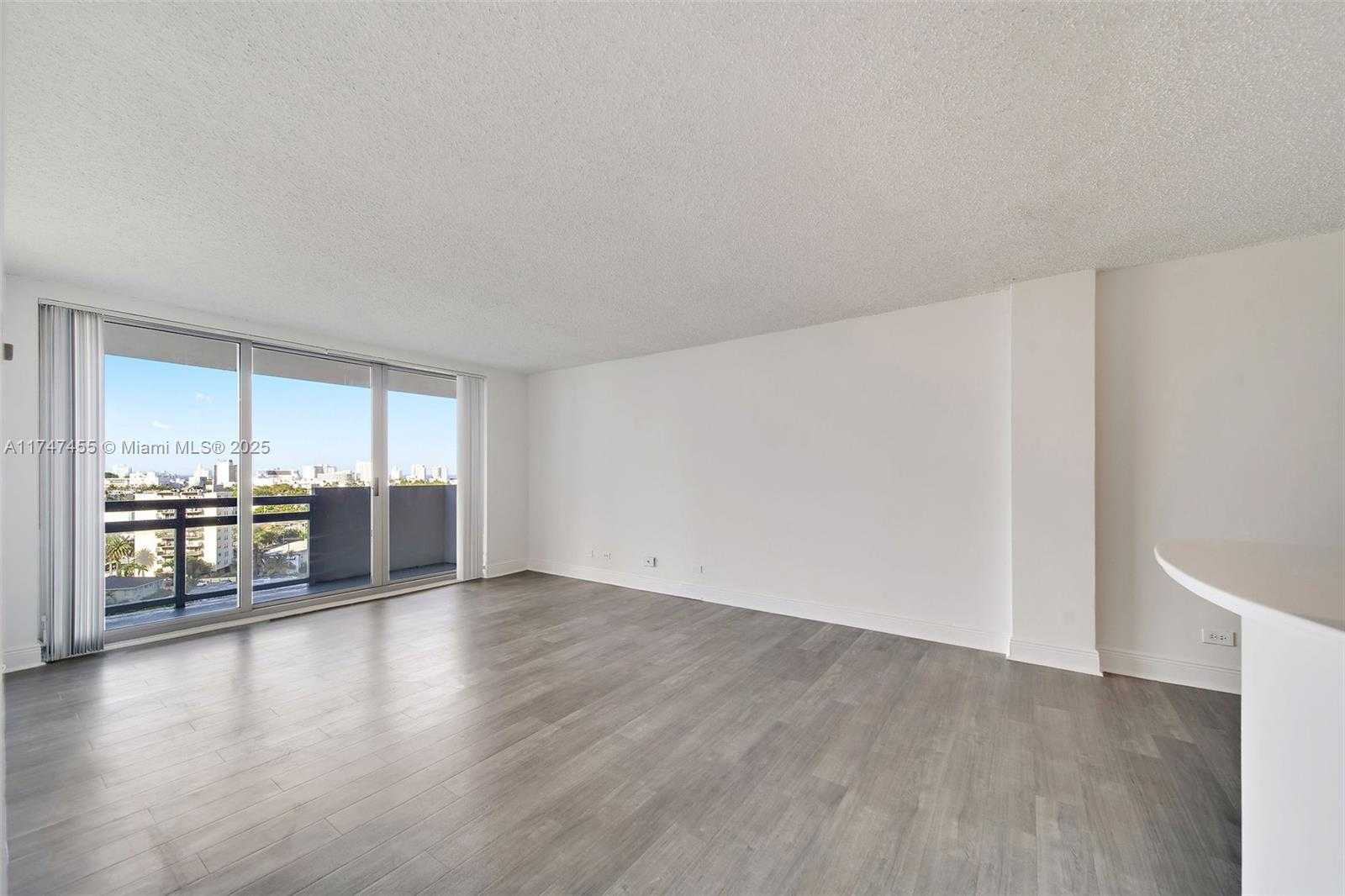 Small Image of 1500 Bay Rd, Miami Beach, FL 33139, USA Number 9