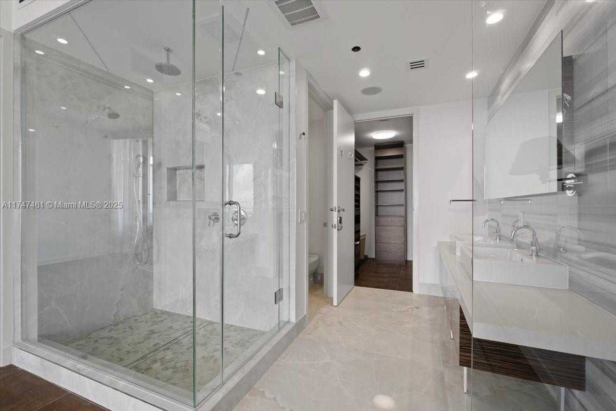 Small Image of 1100 BISCAYNE BLVD #3502, Miami Number 12