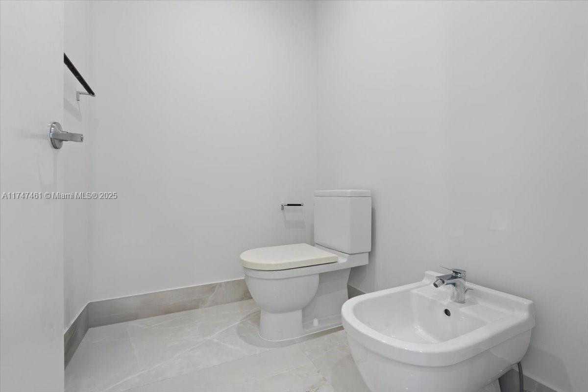 Small Image of 1100 BISCAYNE BLVD #3502, Miami Number 15