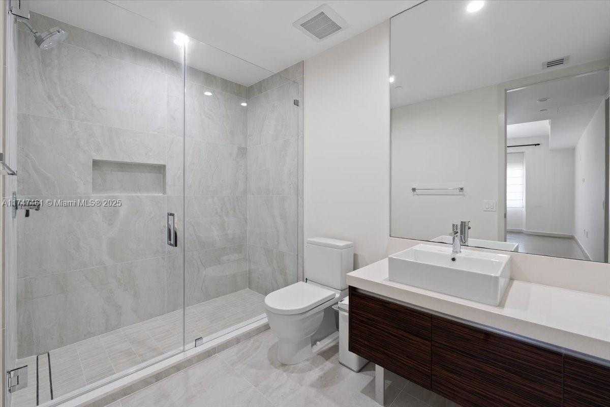 Small Image of 1100 BISCAYNE BLVD #3502, Miami Number 23