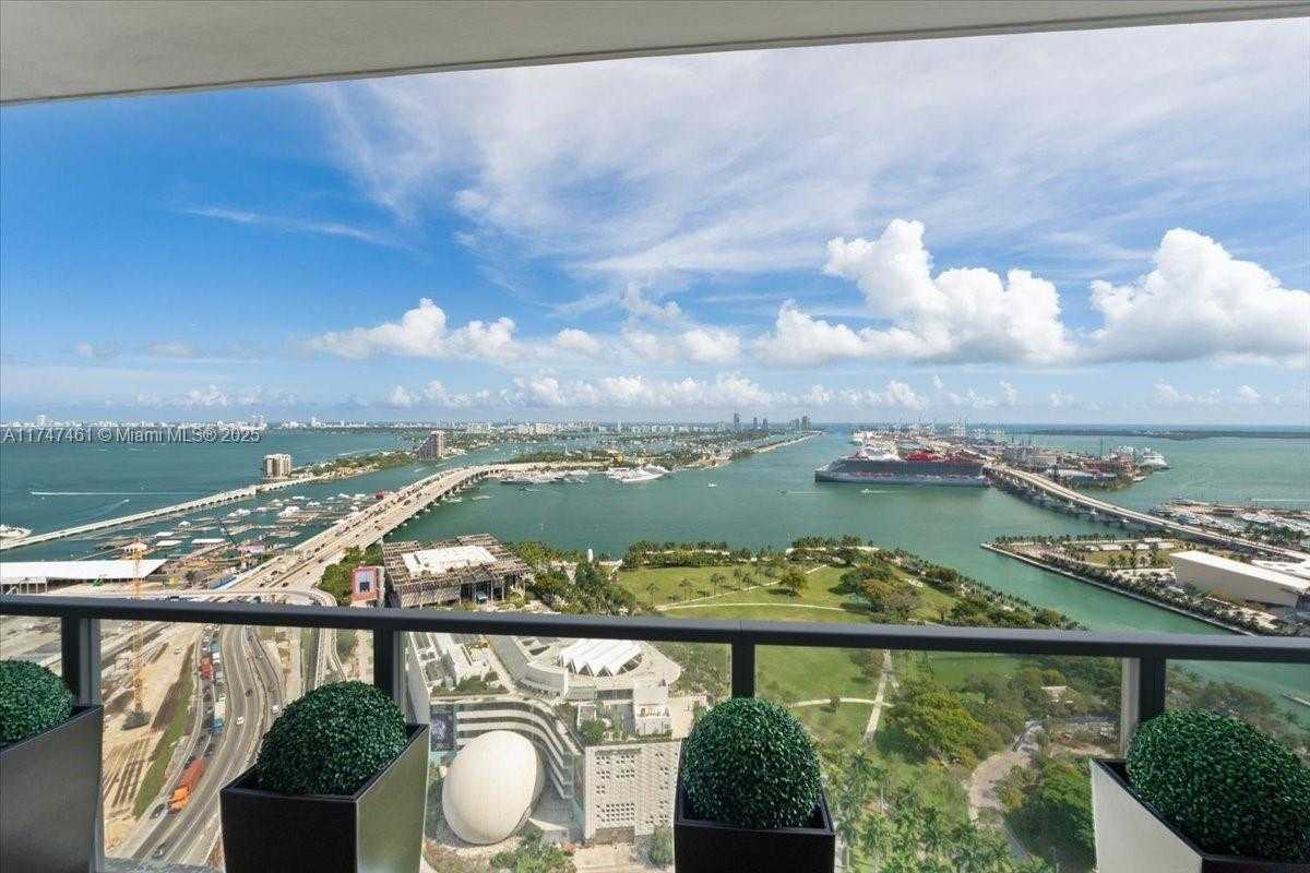 Small Image of 1100 BISCAYNE BLVD #3502, Miami Number 30