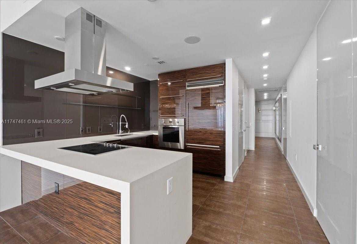 Small Image of 1100 BISCAYNE BLVD #3502, Miami Number 5