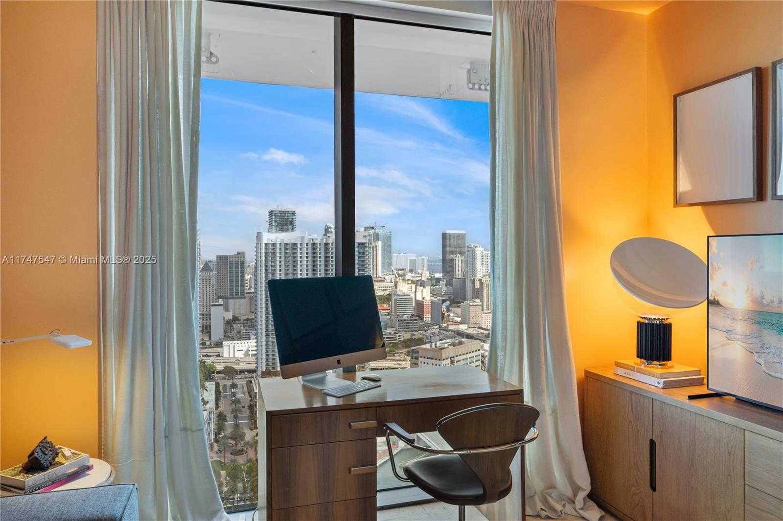 Small Image of 88 SOUTH WEST 7TH ST #3211, Miami Number 32