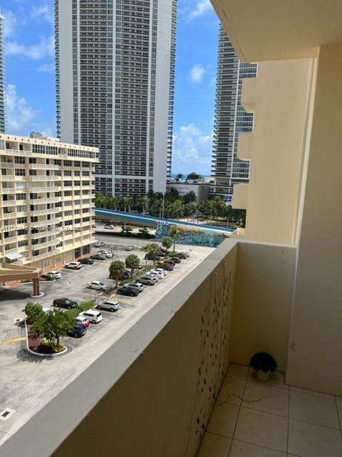 Small Image of 1833 #1003, Hallandale Beach Number 13