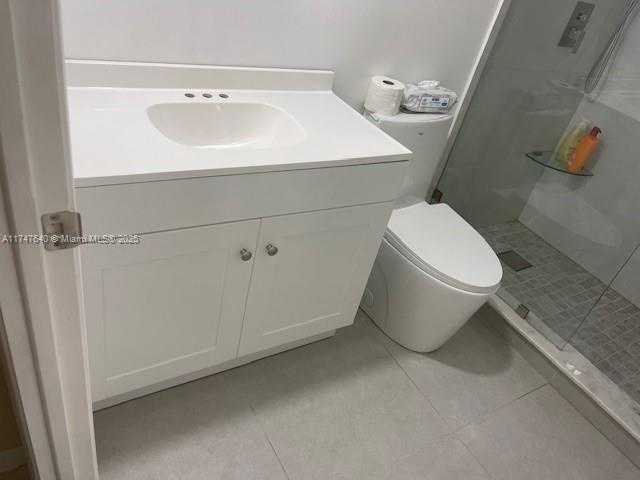 Small Image of 1833 #1003, Hallandale Beach Number 28