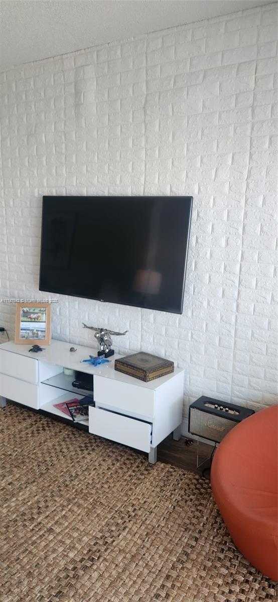 Small Image of 1985 SOUTH OCEAN DR #15M, Hallandale Beach Number 10