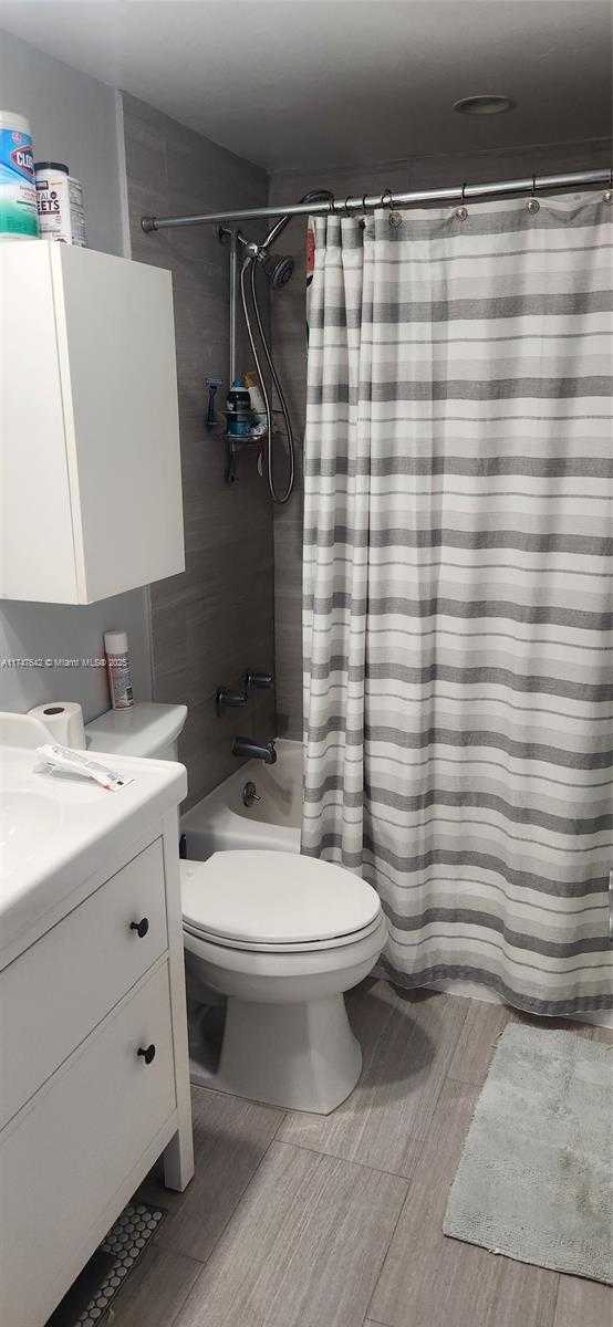 Small Image of 1985 SOUTH OCEAN DR #15M, Hallandale Beach Number 16