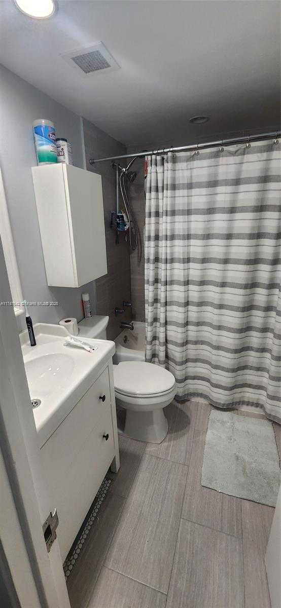 Small Image of 1985 SOUTH OCEAN DR #15M, Hallandale Beach Number 18