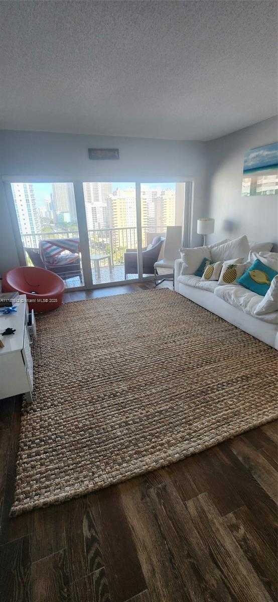 Small Image of 1985 SOUTH OCEAN DR #15M, Hallandale Beach Number 31