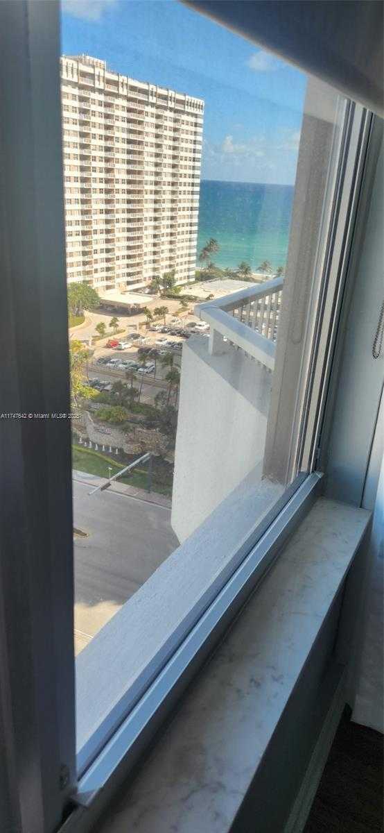 Small Image of 1985 SOUTH OCEAN DR #15M, Hallandale Beach Number 5