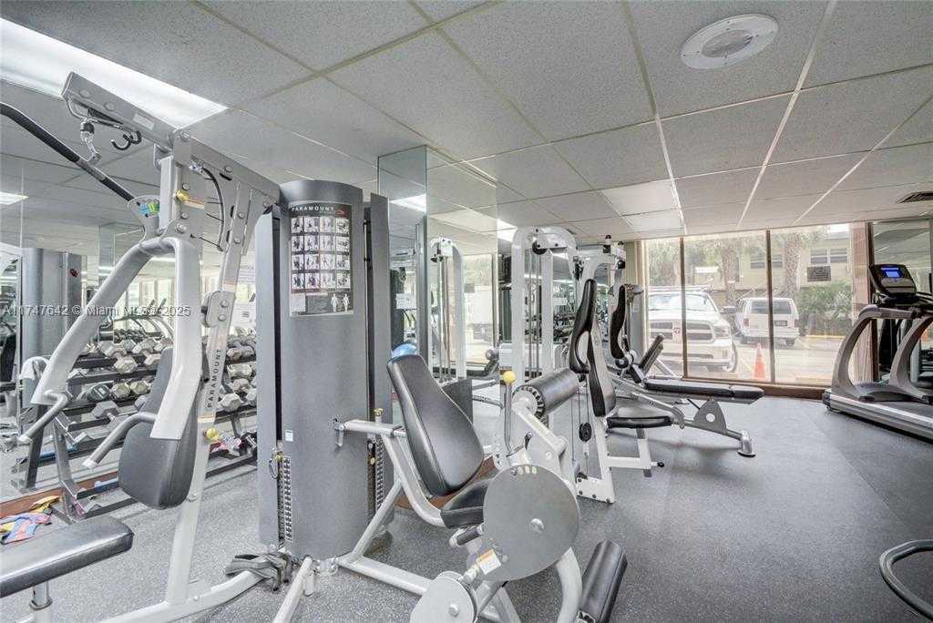 Small Image of 1985 SOUTH OCEAN DR #15M, Hallandale Beach Number 75