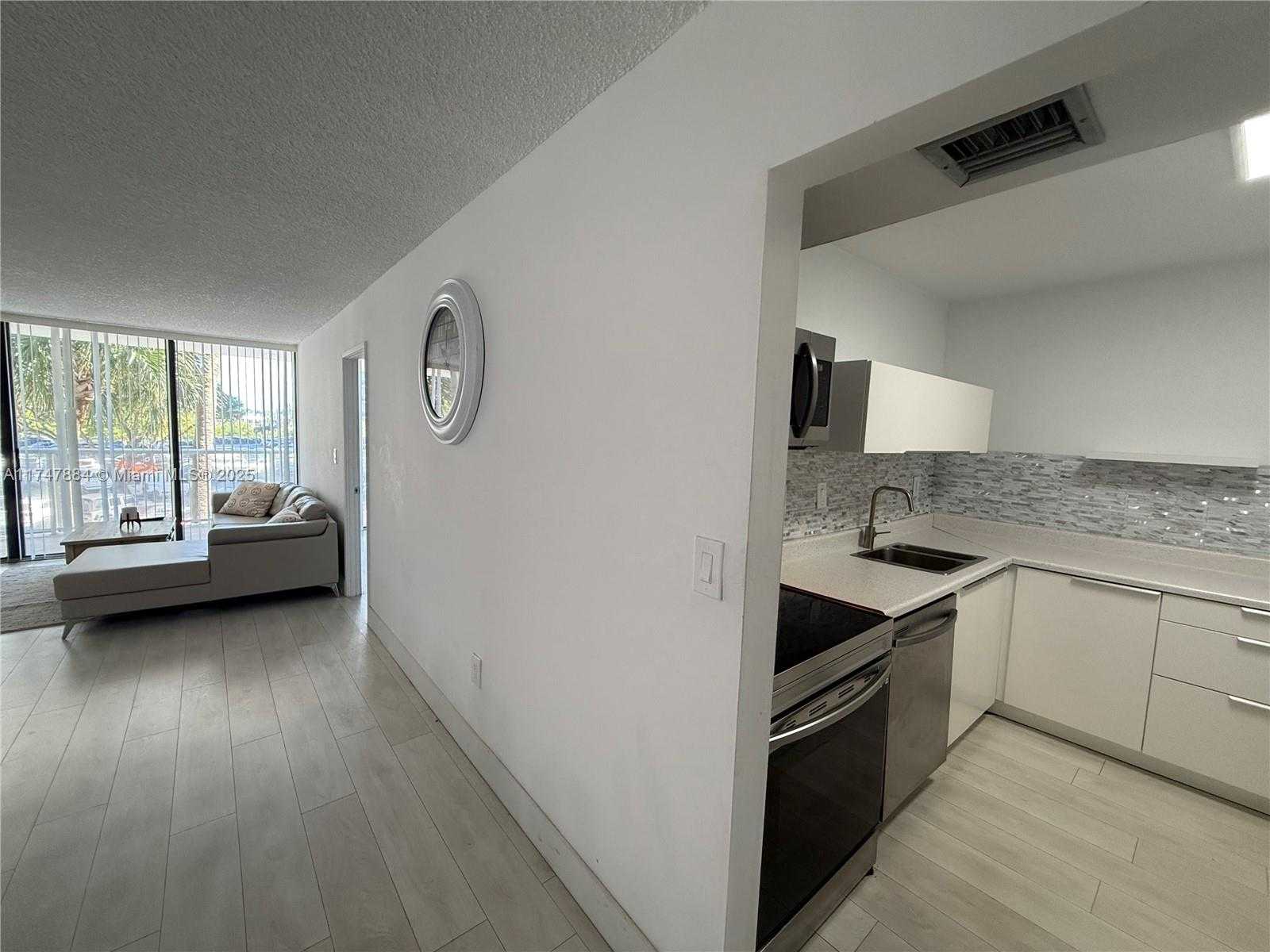 Small Image of 3731 NORTH COUNTRY CLUB DR #222, Aventura Number 14