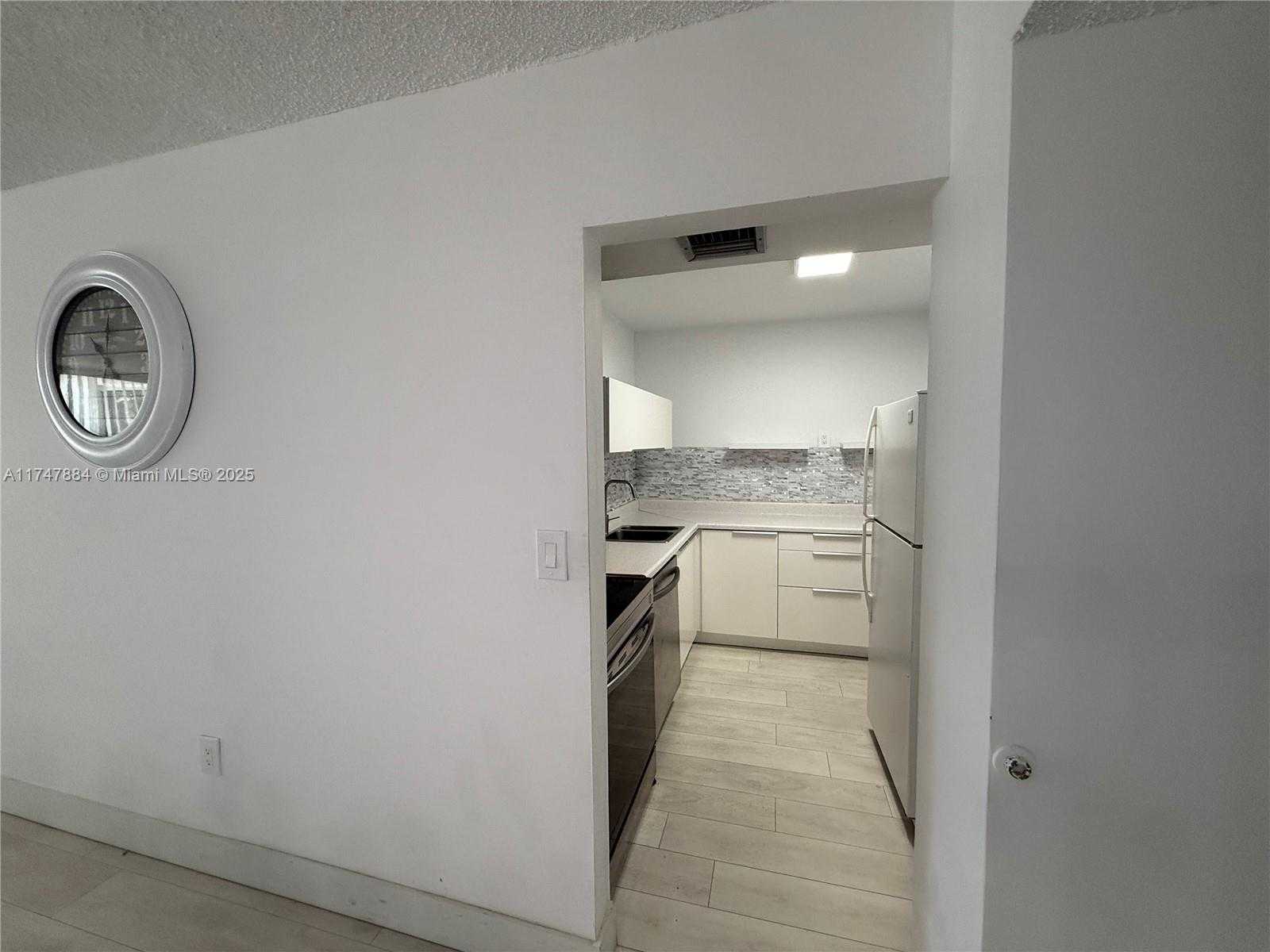 Small Image of 3731 NORTH COUNTRY CLUB DR #222, Aventura Number 15