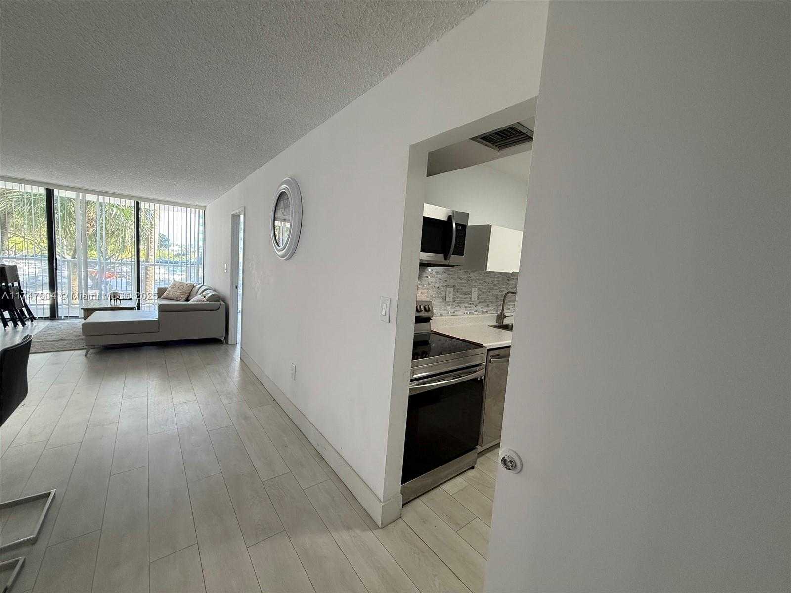 Small Image of 3731 NORTH COUNTRY CLUB DR #222, Aventura Number 19