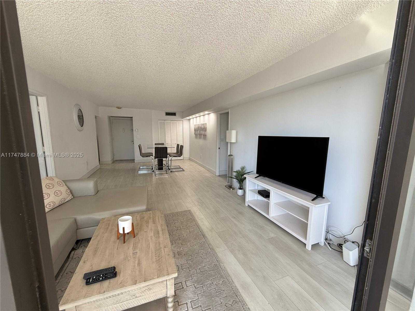Small Image of 3731 NORTH COUNTRY CLUB DR #222, Aventura Number 40