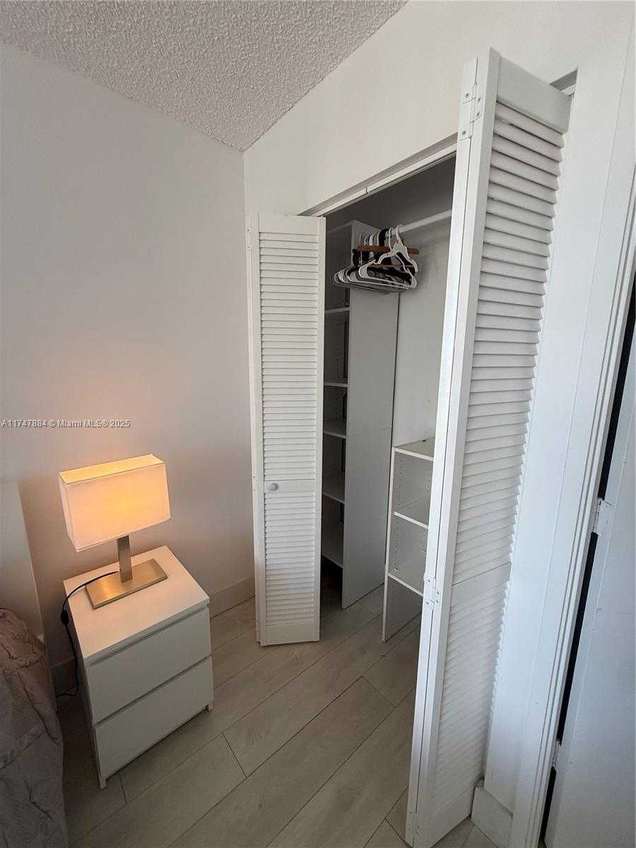 Small Image of 3731 NORTH COUNTRY CLUB DR #222, Aventura Number 47