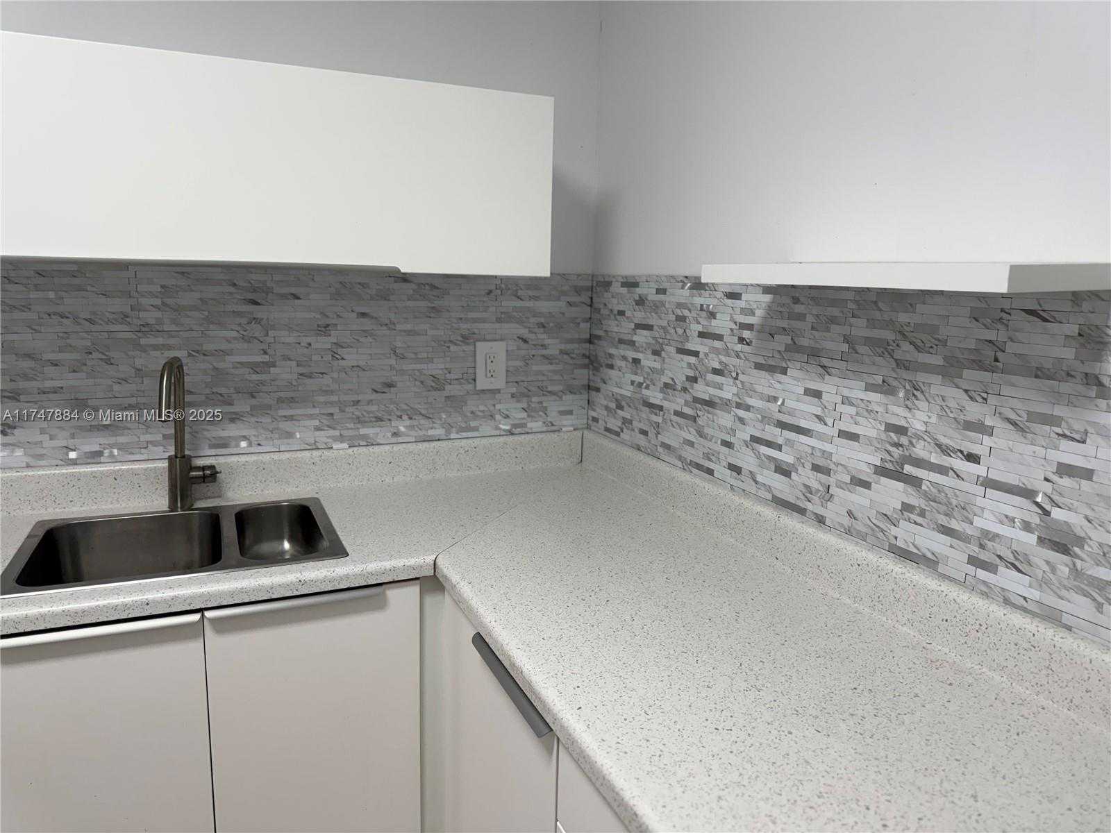 Small Image of 3731 NORTH COUNTRY CLUB DR #222, Aventura Number 5