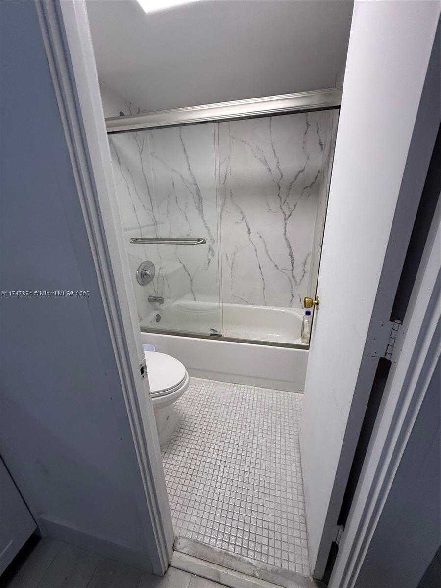 Small Image of 3731 NORTH COUNTRY CLUB DR #222, Aventura Number 50