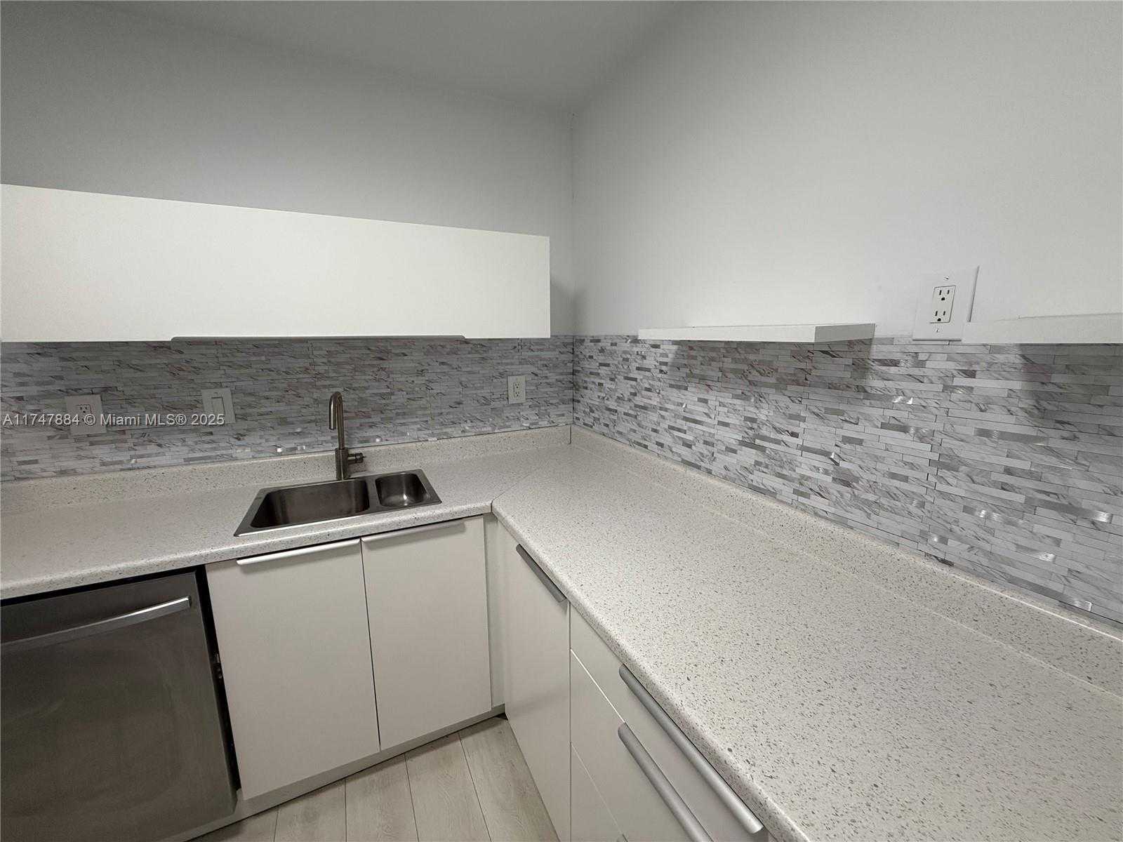 Small Image of 3731 NORTH COUNTRY CLUB DR #222, Aventura Number 6