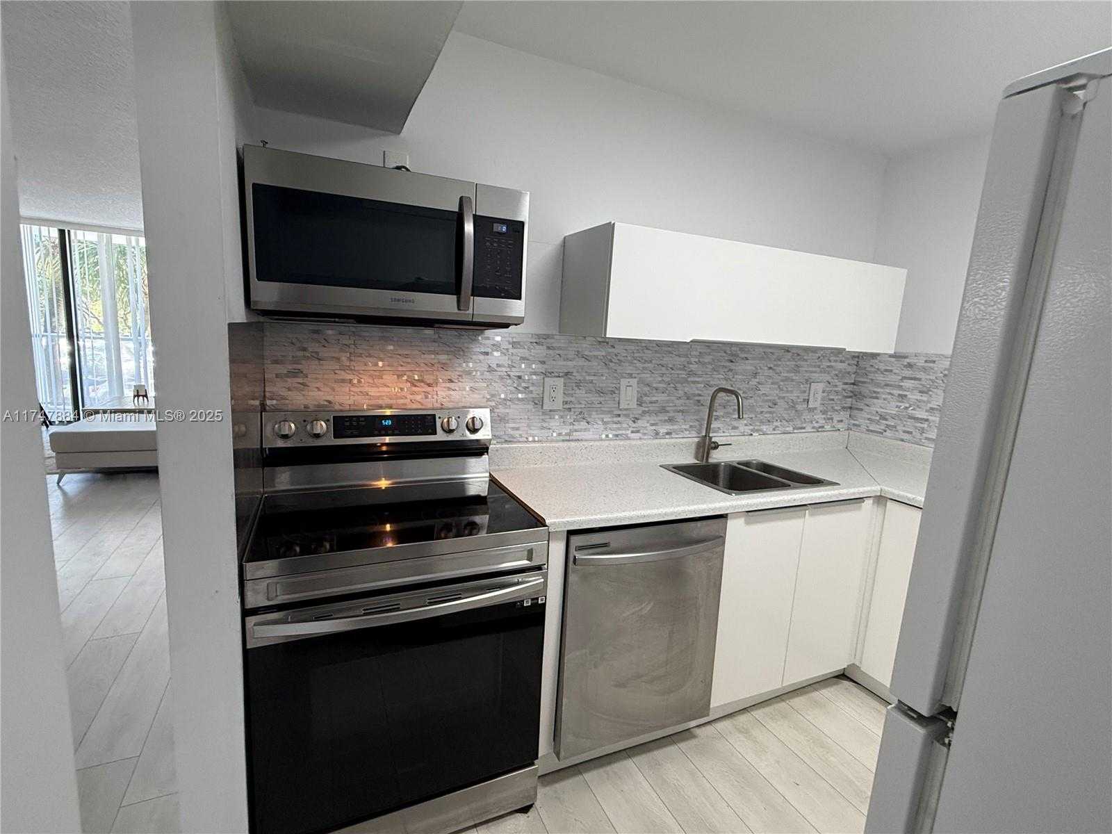 Small Image of 3731 NORTH COUNTRY CLUB DR #222, Aventura Number 8