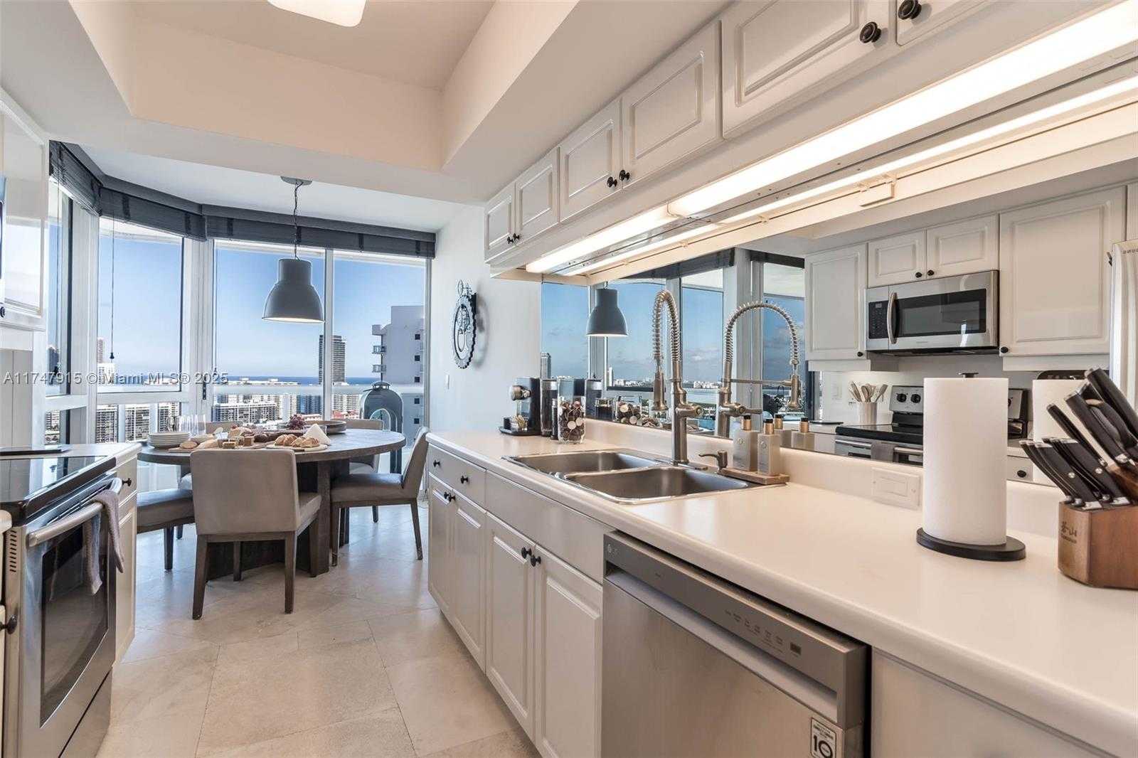 Small Image of 21205 Yacht Club Dr, Aventura, FL 33180, USA Number 14