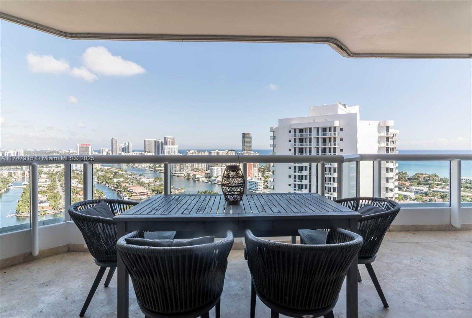 Small Image of 21205 Yacht Club Dr, Aventura, FL 33180, USA Number 18