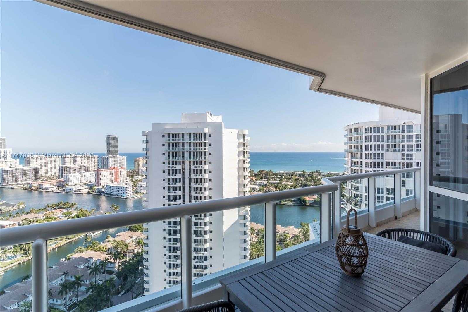 Small Image of 21205 Yacht Club Dr, Aventura, FL 33180, USA Number 20