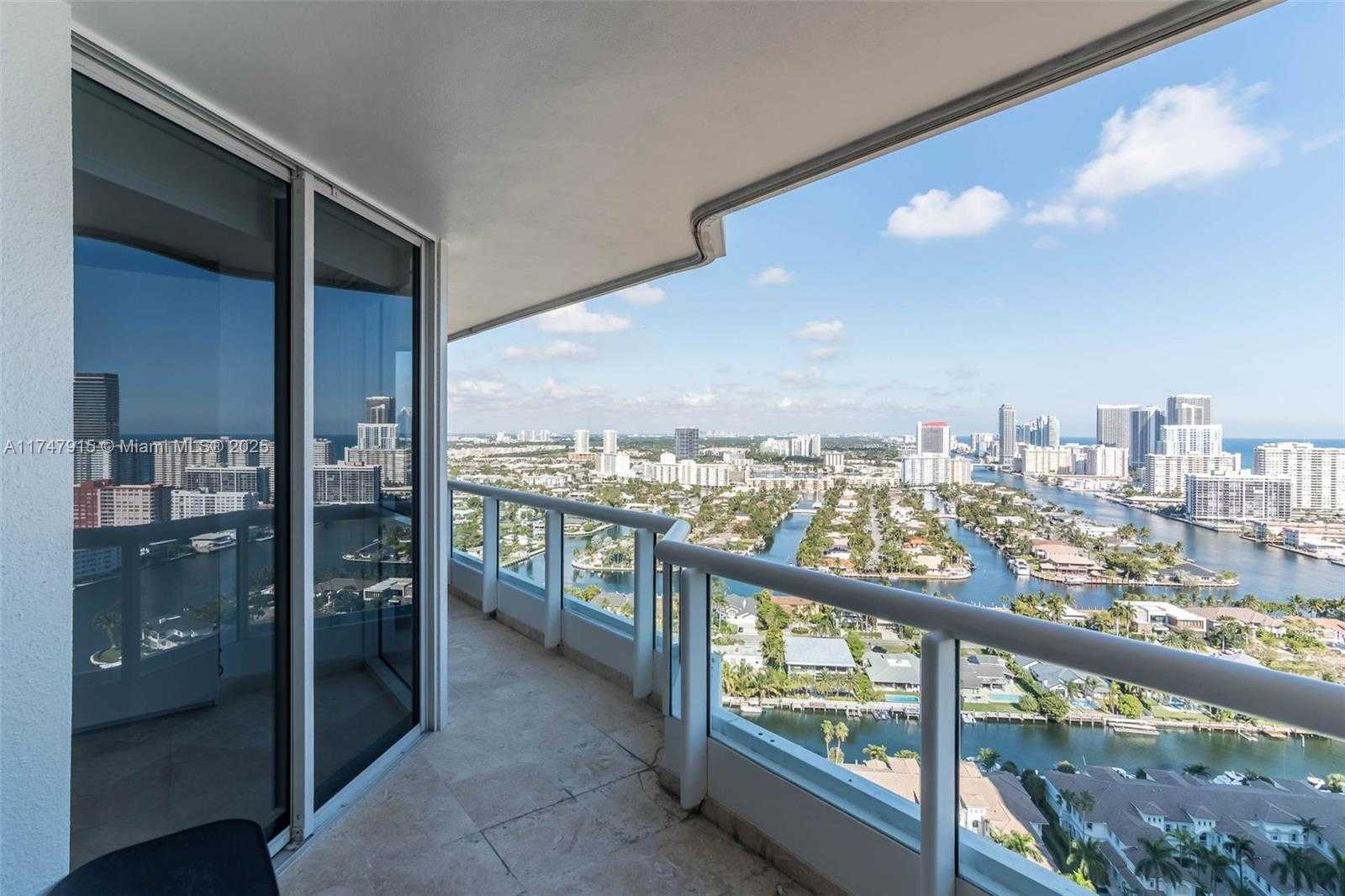 Small Image of 21205 Yacht Club Dr, Aventura, FL 33180, USA Number 25