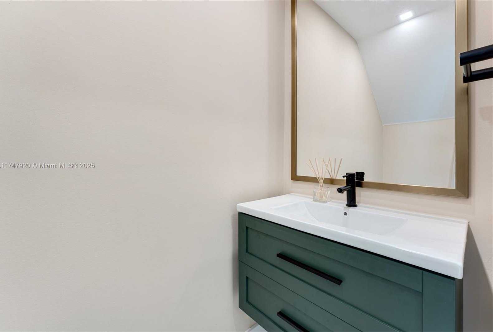Small Image of 14325 SOUTH WEST 121ST PL #5, Miami Number 11