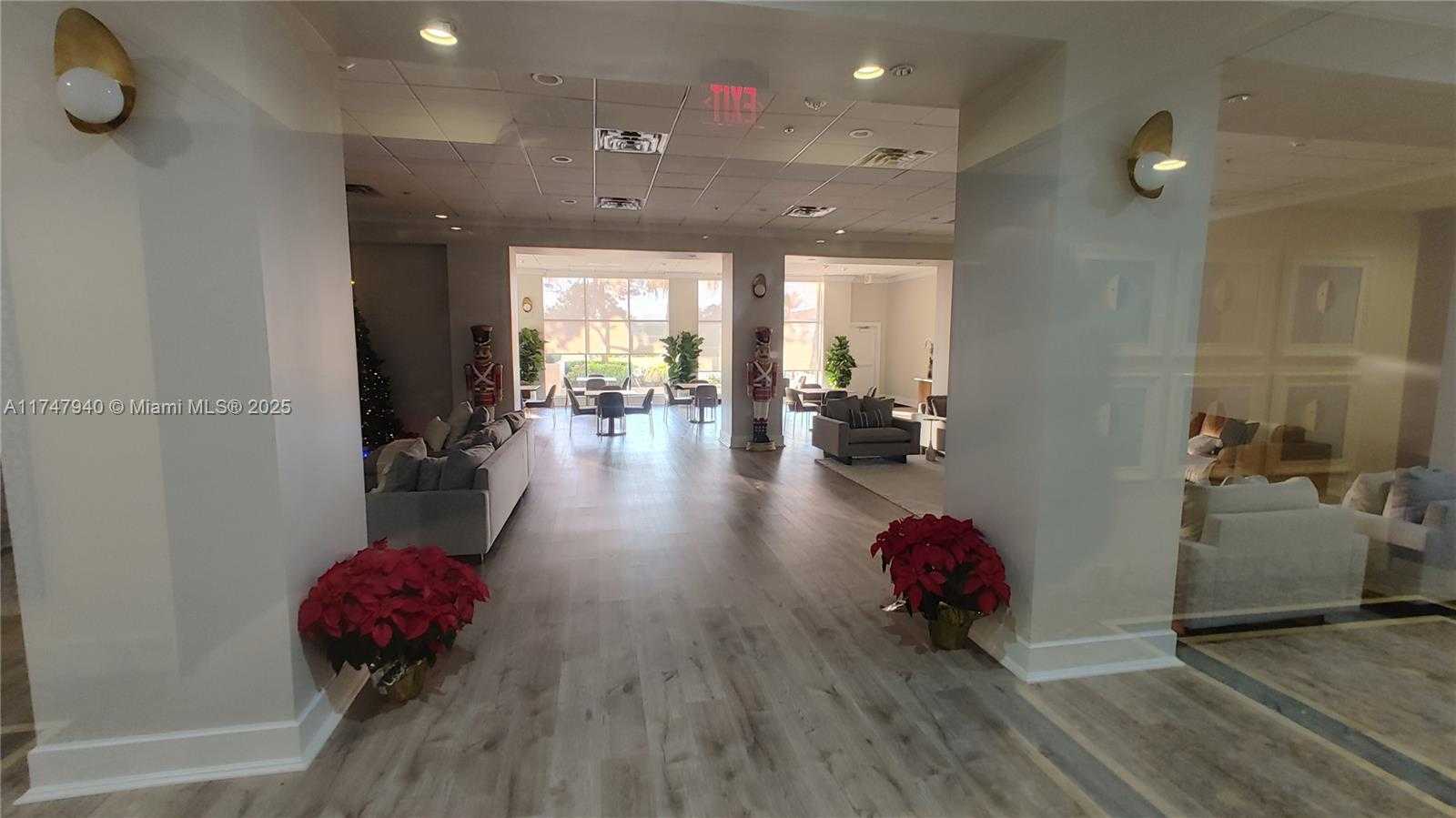 Small Image of 5600 COLLINS AVE #16Y, Miami Beach Number 14