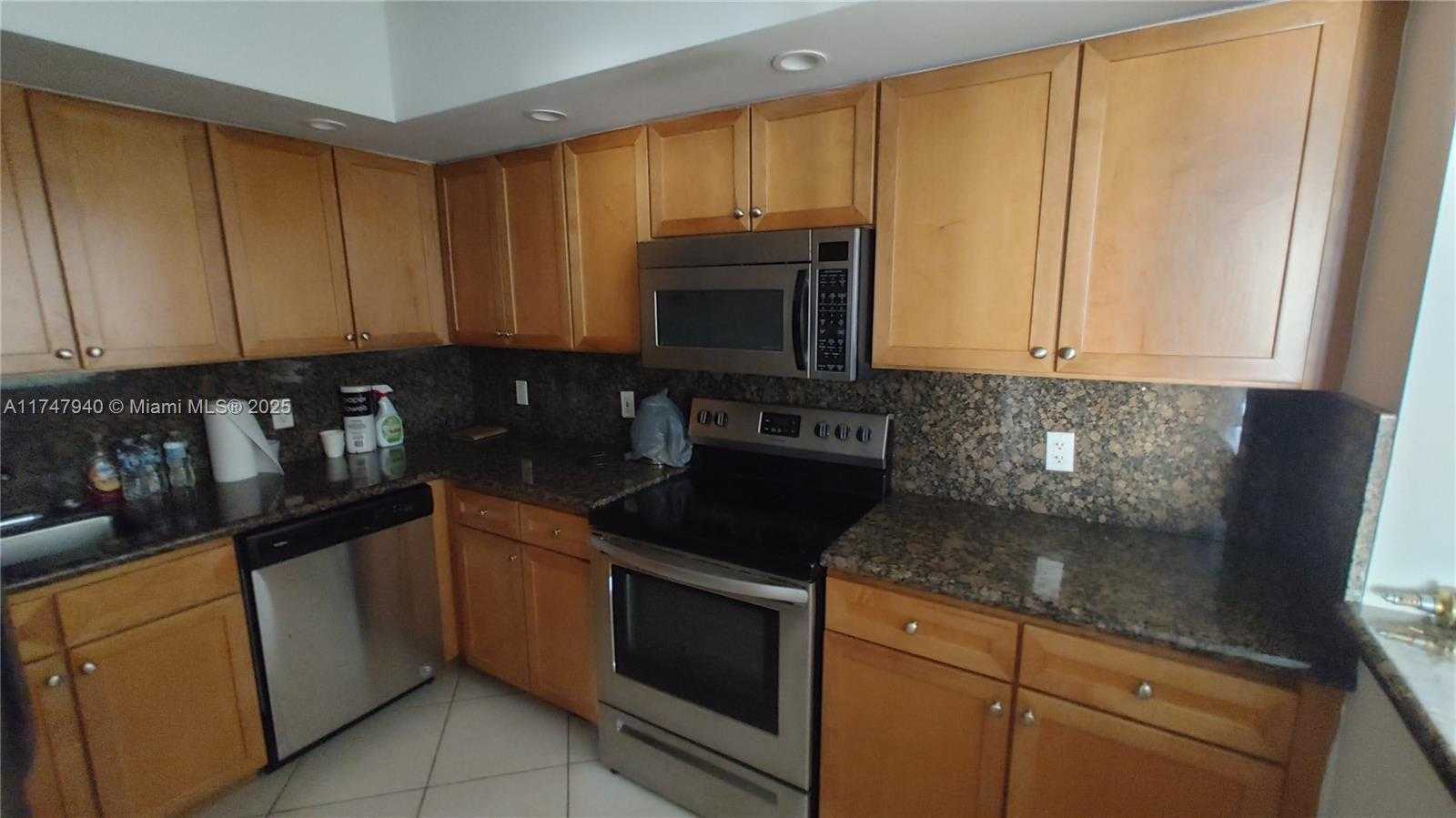 Small Image of 5600 COLLINS AVE #16Y, Miami Beach Number 5