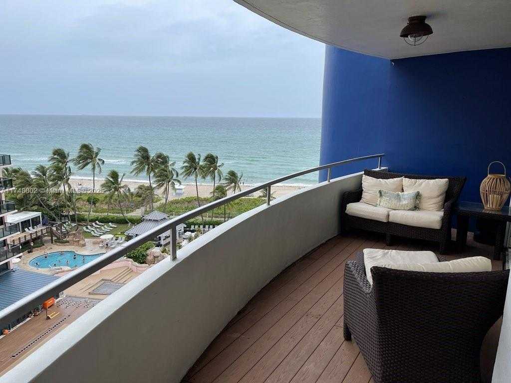 Small Image of 5161 COLLINS AVE #1012, Miami Beach Number 17