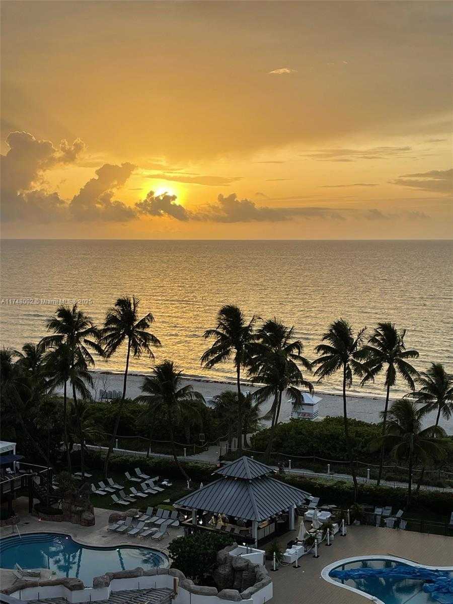 Small Image of 5161 COLLINS AVE #1012, Miami Beach Number 18