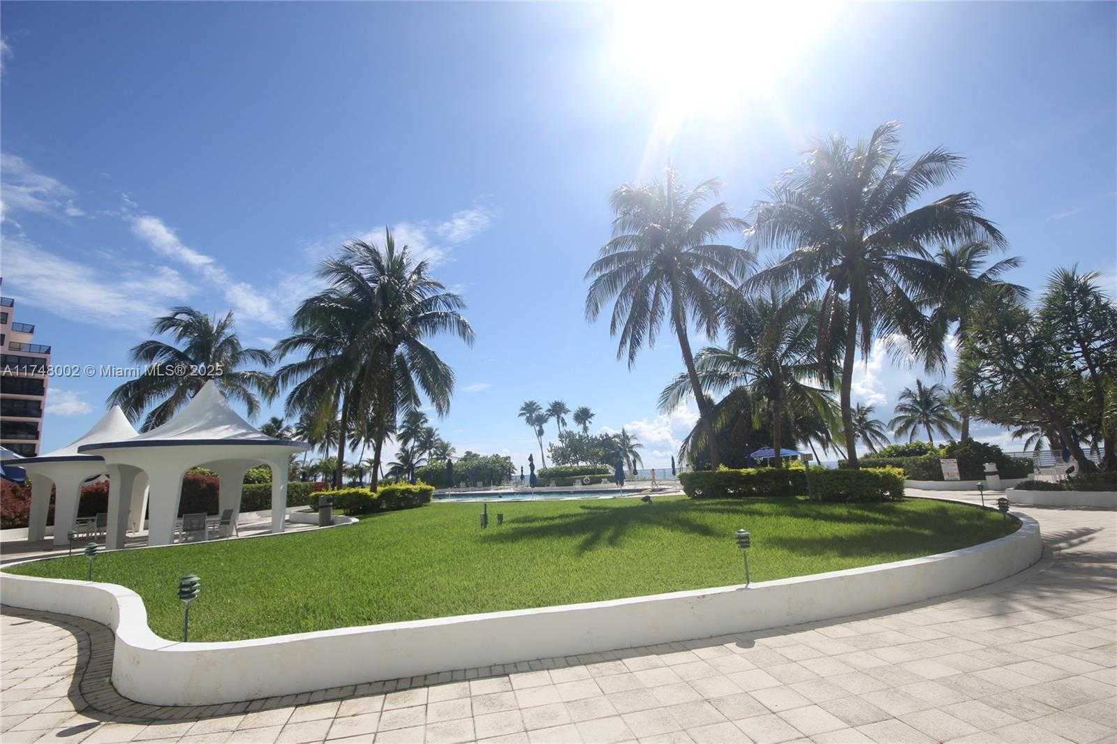 Small Image of 5161 COLLINS AVE #1012, Miami Beach Number 24
