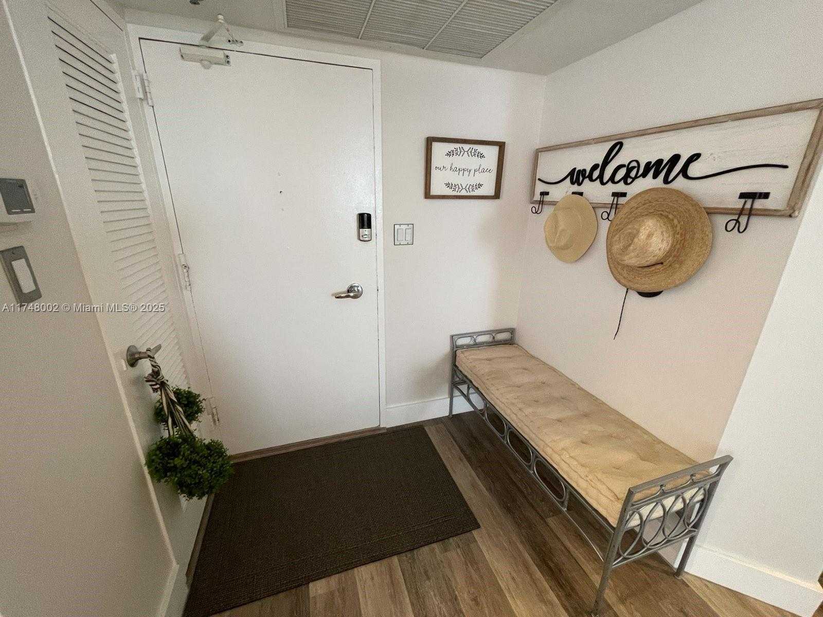 Small Image of 5161 COLLINS AVE #1012, Miami Beach Number 4