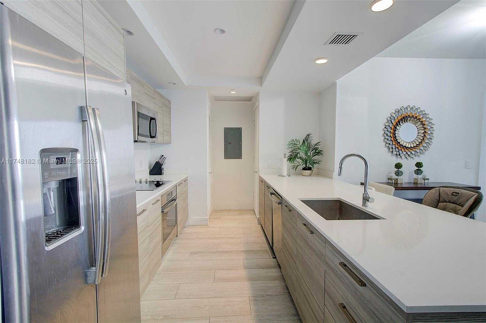 Small Image of 121 NORTH EAST 34TH ST #1507, Miami Number 3