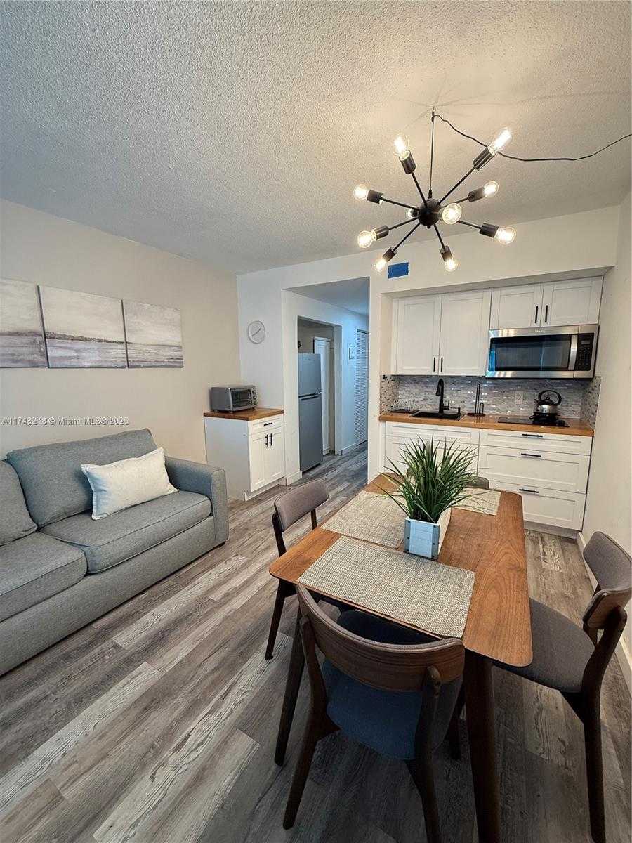 Small Image of 400 KINGS POINT DR #105, Sunny Isles Beach Number 11